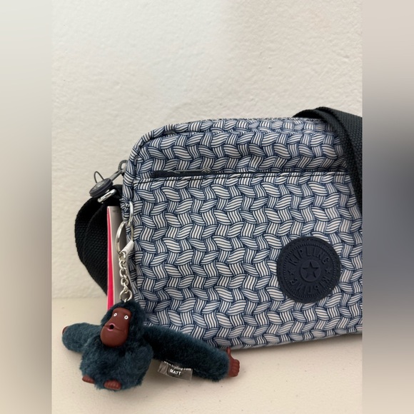 NWT Kipling  Damian Crossbody Shoulder Bag Navy White Adjustable Strap - Picture 3 of 12